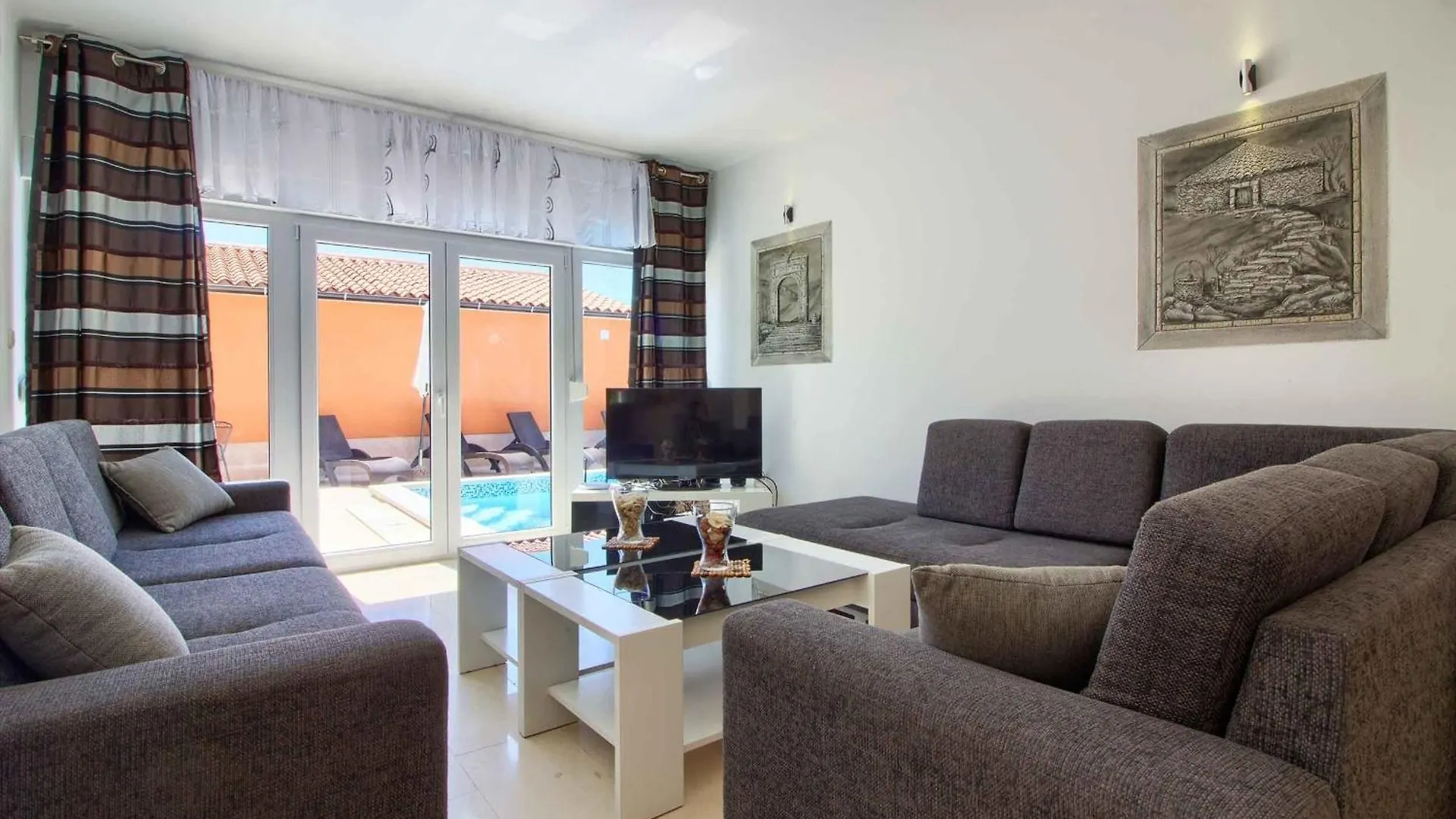Holiday home Ferienhaus Mit Privatpool Fuer 14 Personen Ca 360 Qm In Medulin, Istrien Suedkueste Von Istrien
