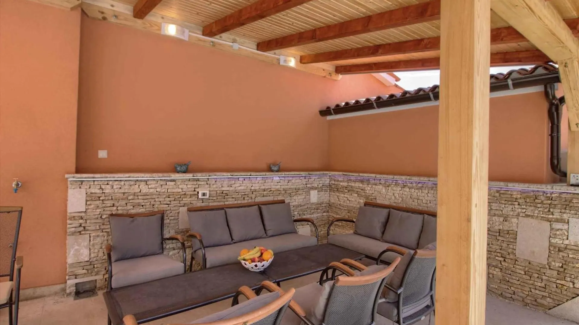 Ferienhaus Mit Privatpool Fuer 14 Personen Ca 360 Qm In Medulin, Istrien Suedkueste Von Istrien