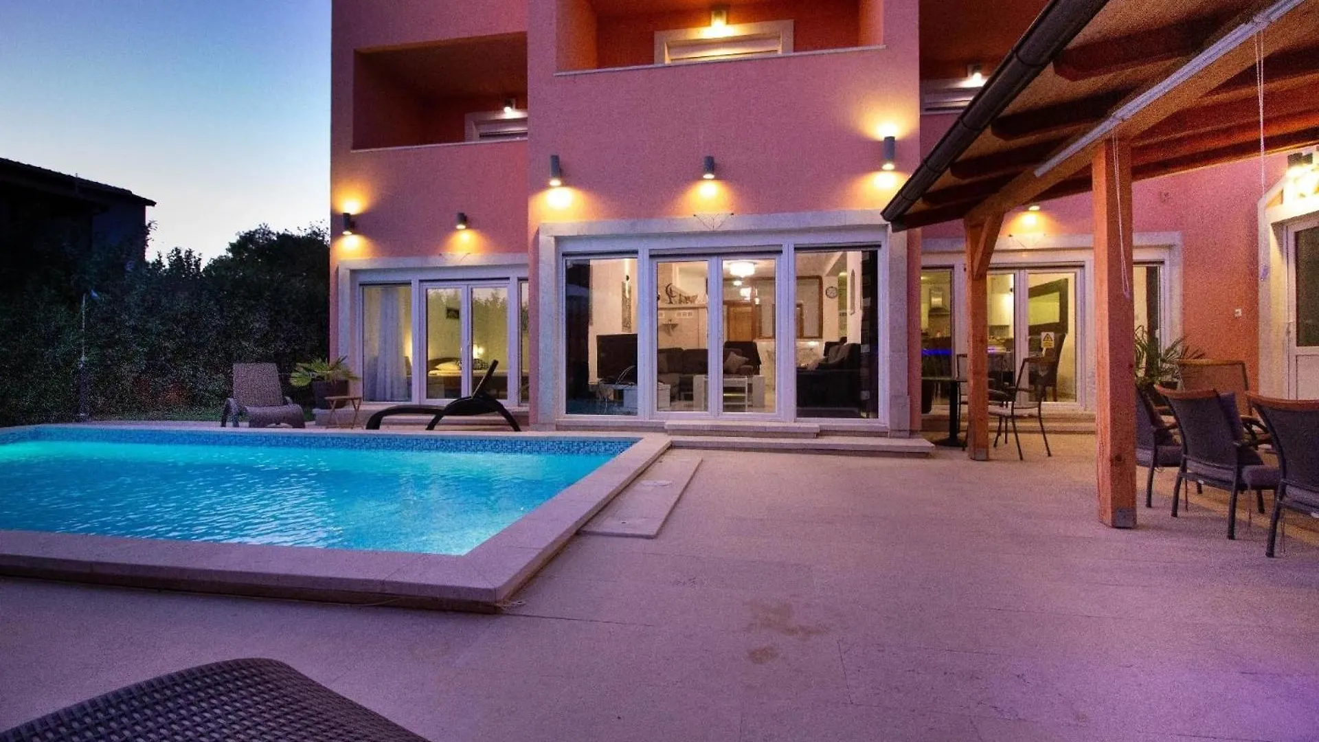 Ferienhaus Mit Privatpool Fuer 14 Personen Ca 360 Qm In Medulin, Istrien Suedkueste Von Istrien Medulin