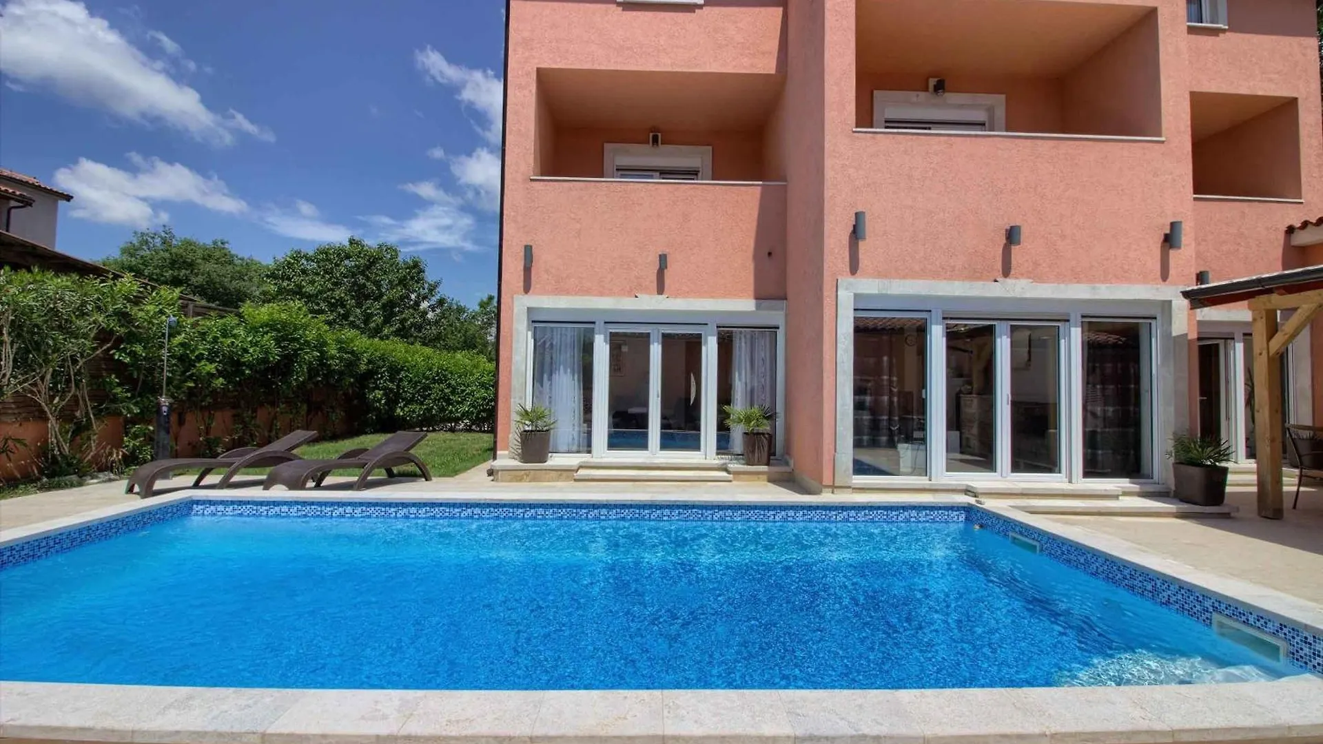 Ferienhaus Mit Privatpool Fuer 14 Personen Ca 360 Qm In Medulin, Istrien Suedkueste Von Istrien 0*, Medulin